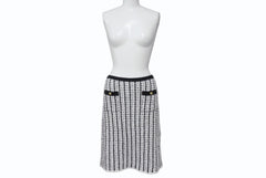 Very Good Condition CHANEL BOUTIQUE Chanel Boutique Tweed Knit Skirt Black White Bottoms Coco Button Coco Mark Logo Used 4b004015