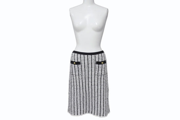 Very Good Condition CHANEL BOUTIQUE Chanel Boutique Tweed Knit Skirt Black White Bottoms Coco Button Coco Mark Logo Used 4b004015