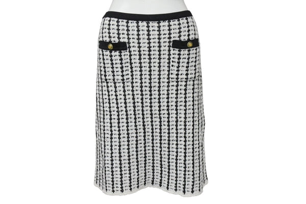Very Good Condition CHANEL BOUTIQUE Chanel Boutique Tweed Knit Skirt Black White Bottoms Coco Button Coco Mark Logo Used 4b004015