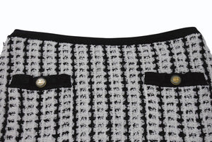 Very Good Condition CHANEL BOUTIQUE Chanel Boutique Tweed Knit Skirt Black White Bottoms Coco Button Coco Mark Logo Used 4b004015