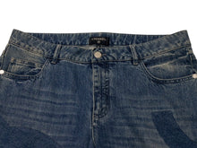 Load image into Gallery viewer, 新品未使用 CHANEL シャネル ココマーク ジップ テーパード デニムパンツ ロゴ ブルー コットン ボトムス P55911V42309 サイズ48 中古 4b004036