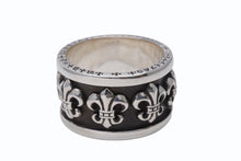 Load image into Gallery viewer, 新品未使用 CHROME HEARTS クロムハーツ NAPKIN RING BSフレア ナプキンリング 重量約140.5g .925/02/2010刻印 シルバー925 中古 4b004042