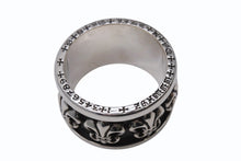 Load image into Gallery viewer, 新品未使用 CHROME HEARTS クロムハーツ NAPKIN RING BSフレア ナプキンリング 重量約140.5g .925/02/2010刻印 シルバー925 中古 4b004042