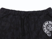 画像をギャラリービューアに読み込む, 新品未使用 CHROME HEARTS クロムハーツ SWEAT PANTS HLF セメタリークロス スウェットショーツ サイズL ホースシュー 総柄 中古 4b004044