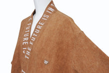 Load image into Gallery viewer, 極美品 HUMAN MADE ヒューマンメード 24SS HM Samue サムエ はっぴ ブラウン 柿渋染め 和服 HM27SH030 ロゴ サイズM 中古 4b004049