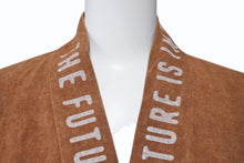 Load image into Gallery viewer, 極美品 HUMAN MADE ヒューマンメード 24SS HM Samue サムエ はっぴ ブラウン 柿渋染め 和服 HM27SH030 ロゴ サイズM 中古 4b004049