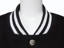 Load image into Gallery viewer, 新品未使用 CHROME HEARTS クロムハーツ ヴァーシティジャケット スタジャン サイズXXL セメタリークロスパッチ ホースシュー 中古 4b004051