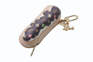 新品未使用　正規品　LOUIS VUITTON ゴールドチャーム ポーチ 新品未使用 LOUIS VUITTON ルイヴィトン ポーチ LV エクレア