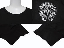 画像をギャラリービューアに読み込む, 新品同様 CHROME HEARTS クロムハーツ ラスベガス限定 ホースシュー ロゴ ロンT 長袖Tシャツ ブラック ホワイト サイズXXL 中古 4b004085