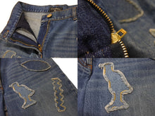 Load image into Gallery viewer, CHANEL シャネル デニムパンツ ジーンズ P61828V47197 サイズ36 パッチデザイン インディゴブルー ココマーク 美品 中古 4b004096