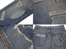 Load image into Gallery viewer, CHANEL シャネル デニムパンツ ジーンズ P61828V47197 サイズ36 パッチデザイン インディゴブルー ココマーク 美品 中古 4b004096