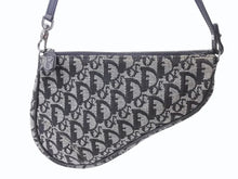 画像をギャラリービューアに読み込む, ChristianDior クリスチャンディオール トロッター サドルポーチ ロゴ ハンドバッグ 総柄 ブラック シルバー金具 MC1002 美品 中古 4b004102