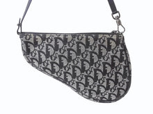 画像をギャラリービューアに読み込む, ChristianDior クリスチャンディオール トロッター サドルポーチ ロゴ ハンドバッグ 総柄 ブラック シルバー金具 MC1002 美品 中古 4b004102