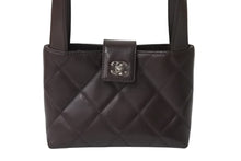 Load image into Gallery viewer, CHANEL シャネル ハンドバッグ 6番台 ラムスキン ココマーク キルティング ブラウン ヴィンテージ シルバー金具 美品 中古 4b004103