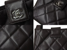 Load image into Gallery viewer, CHANEL シャネル ハンドバッグ 6番台 ラムスキン ココマーク キルティング ブラウン ヴィンテージ シルバー金具 美品 中古 4b004103