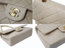 Load image into Gallery viewer, CHANEL シャネル マトラッセ23 Wフラップ Wチェーンショルダーバッグ 2番台 ラムスキン ココマーク ベージュ ゴールド金具 美品 中古 4b004104