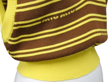 Load image into Gallery viewer, 極美品 MIUMIU ミュウミュウ ニット ベスト ロゴ ボーダー ウール イエロー ブラウン マルチカラー 中古 4b004108