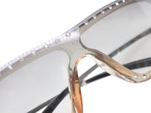 Load image into Gallery viewer, CHANEL シャネル サングラス ココマーク 5077-B イタリア製 メタル ラインストーン グレー シルバー金具 中古 美品 4b004112
