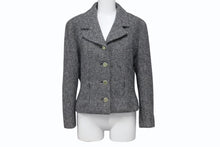 画像をギャラリービューアに読み込む, CHANEL シャネル ツイード ショートジャケット P18353V10570 サイズ40 ココマークボタン マルチカラー 美品 中古 4b004127