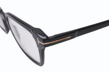 Load image into Gallery viewer, TOM FORD トムフォード サングラス ブラック プラスチック 54□18-145 TF56661-B–001 シルバー金具 美品 中古 4b004150