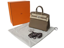Load image into Gallery viewer, 新品未使用 HERMES エルメス ハンドバッグ K刻印 バーキン25 エトゥープ マットシルバー金具トゴ 中古 4b004159