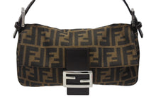 画像をギャラリービューアに読み込む, 極美品 FENDI フェンディ マンマバケット ワンショルダーバッグ ズッカ柄 キャンバス レザー ブラウン シルバー金具 中古 4b004168