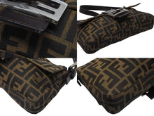 画像をギャラリービューアに読み込む, 極美品 FENDI フェンディ マンマバケット ワンショルダーバッグ ズッカ柄 キャンバス レザー ブラウン シルバー金具 中古 4b004168