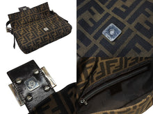 画像をギャラリービューアに読み込む, FENDI フェンディ マンマバケット ワンショルダーバッグ ズッカ柄 キャンバス レザー ブラウン シルバー金具 美品 中古 4b004170