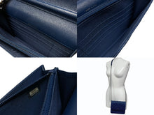 Load image into Gallery viewer, 極美品 CHANEL シャネル チェーンウォレット 17 ショルダーバッグ ココマーク 24番台 ブルー シルバー金具 中古 4b004175