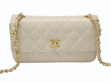 Load image into Gallery viewer, CHANEL シャネル ミニマトラッセ ショルダーバッグ チェーンショルダーバッグ 1番台 ラムスキン ベージュ ゴールド金具 美品 中古 4b004176