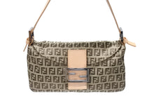 画像をギャラリービューアに読み込む, 極美品 FENDI フェンディ ワンショルダーバッグ マンバケット ズッカ柄 8BR009 ベージュ ブラウン シルバー金具 中古 4b004215