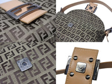 画像をギャラリービューアに読み込む, 極美品 FENDI フェンディ ワンショルダーバッグ マンバケット ズッカ柄 8BR009 ベージュ ブラウン シルバー金具 中古 4b004215