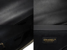 Load image into Gallery viewer, CHANEL シャネル ボーイシャネル 28 ラージ チェーン ショルダーバッグ 21番台 ラムスキン ブラック ゴールド金具 ココマーク 美品 中古 4b004232