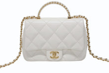Load image into Gallery viewer, CHANEL シャネル トップハンドル ミニフラップ チェーンショルダーバッグ シャイニーカーフスキン ホワイト ゴールド金具 美品 中古 4b004238