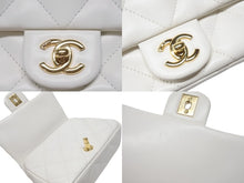 Load image into Gallery viewer, CHANEL シャネル トップハンドル ミニフラップ チェーンショルダーバッグ シャイニーカーフスキン ホワイト ゴールド金具 美品 中古 4b004238