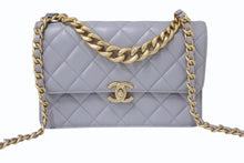 Load image into Gallery viewer, CHANEL シャネル マトラッセ チェーンショルダーバッグ ハンドバッグ IC ラムスキン グレー ゴールド金具 美品 中古 4b004239
