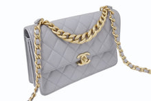 Load image into Gallery viewer, CHANEL シャネル マトラッセ チェーンショルダーバッグ ハンドバッグ IC ラムスキン グレー ゴールド金具 美品 中古 4b004239