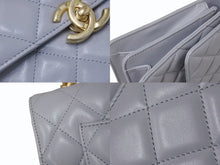 Load image into Gallery viewer, CHANEL シャネル マトラッセ チェーンショルダーバッグ ハンドバッグ IC ラムスキン グレー ゴールド金具 美品 中古 4b004239