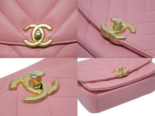 Load image into Gallery viewer, CHANEL シャネル Vステッチ 2WAYバッグ ショルダーバッグ ハンドバッグ 29番台 ピンク ゴールド金具 美品 中古 4b004240