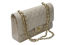 Load image into Gallery viewer, 極美品 CHANEL シャネル マトラッセ25 Wフラップ Wチェーンショルダーバッグ 13番台 キャビアスキン A1112 ベージュ ゴールド金具 中古 4b004244