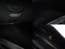 Load image into Gallery viewer, 極美品 CHANEL シャネル マトラッセ23 Wフラップ Wチェーン ショルダーバッグ 6番台 キャビアスキン ココマーク ブラック ゴールド金具 中古 4b004245