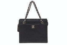 Load image into Gallery viewer, 極美品 CHANEL シャネル マトラッセライン チェーンショルダーバッグ キャビアスキン ブラック シルバー金具 中古 4b004247