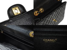 Load image into Gallery viewer, 極美品 CHANEL シャネル マトラッセ30 シングルフラップ チェーン ショルダーバッグ キャビアスキン 7番台 ブラック ゴールド金具 中古 4b004260