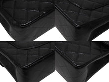 Load image into Gallery viewer, 極美品 CHANEL シャネル マトラッセ30 シングルフラップ チェーン ショルダーバッグ キャビアスキン 7番台 ブラック ゴールド金具 中古 4b004260