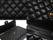 Load image into Gallery viewer, 極美品 CHANEL シャネル マトラッセ30 シングルフラップ チェーン ショルダーバッグ キャビアスキン 7番台 ブラック ゴールド金具 中古 4b004260