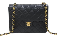 Load image into Gallery viewer, CHANEL シャネル ミニマトラッセ20 ショルダーバッグ 1番台 A01163 ブラック ラムスキン ゴールド金具 美品 中古4b004262