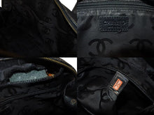 Load image into Gallery viewer, CHANEL シャネル ハンドバッグ ワイルドステッチ ブラック レザー A14692 シルバー金具 6番台 中古 4b004276
