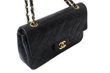 Load image into Gallery viewer, 極美品 CHANEL シャネル マトラッセ23 Wフラップ Wチェーンショルダーバッグ 2番台 ココマーク ラムスキン ブラック ゴールド金具 中古 4b004284