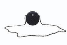 Load image into Gallery viewer, 極美品 CHANEL シャネル ラウンド チェーンショルダーバッグ 30番台 ココマーク キャビアスキン ブラック シルバー金具 中古 4b004289