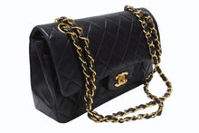 Load image into Gallery viewer, CHANEL シャネル マトラッセ23 Wフラップ Wチェーンショルダーバッグ 5番台 ラムスキン ココマーク ブラック ゴールド金具 美品 中古 4b004323